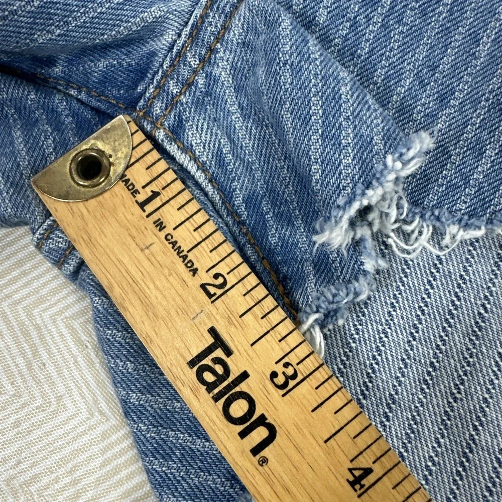 Levis 501 Shorts Womens Cut Offs Button Fly‎ Distressed Blue Medium Wash Size 30 - Picture 5 of 9